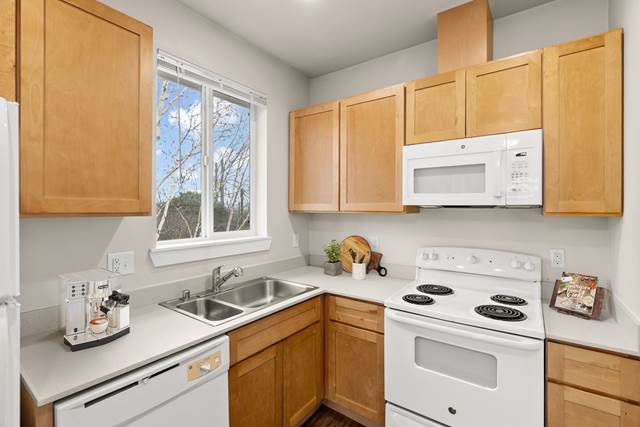 1-bedroom apartment at Parc 3 Apartments in Bellevue, WA